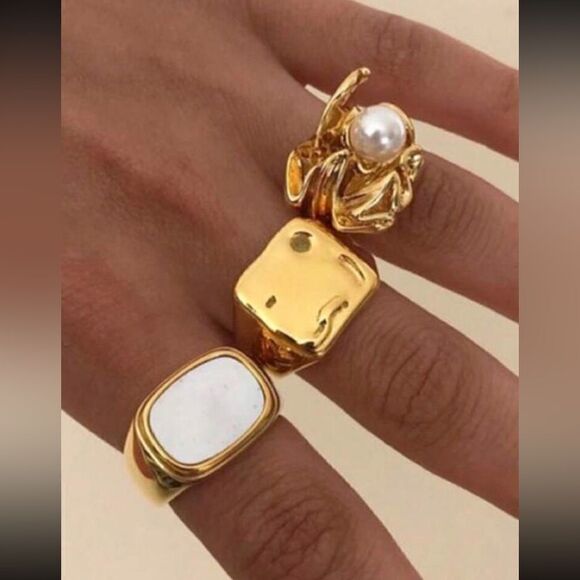 Free People Jewelry - Multi ring A905